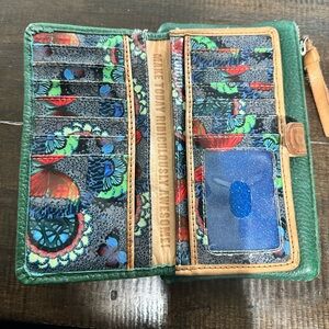 Consuela wallet- hunter green